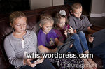 kids-using-mobile-devices-23053625-001